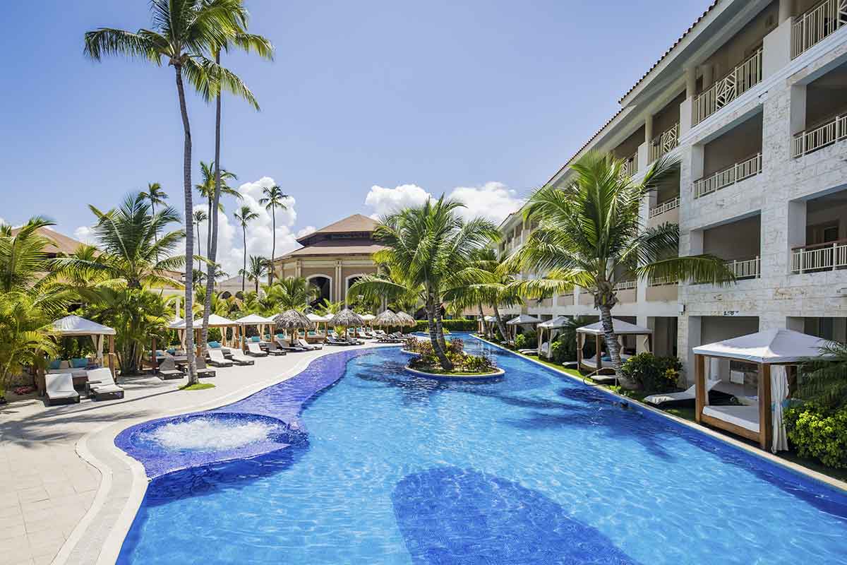 Vista de la gran piscina del Majestic Mirage Punta Cana