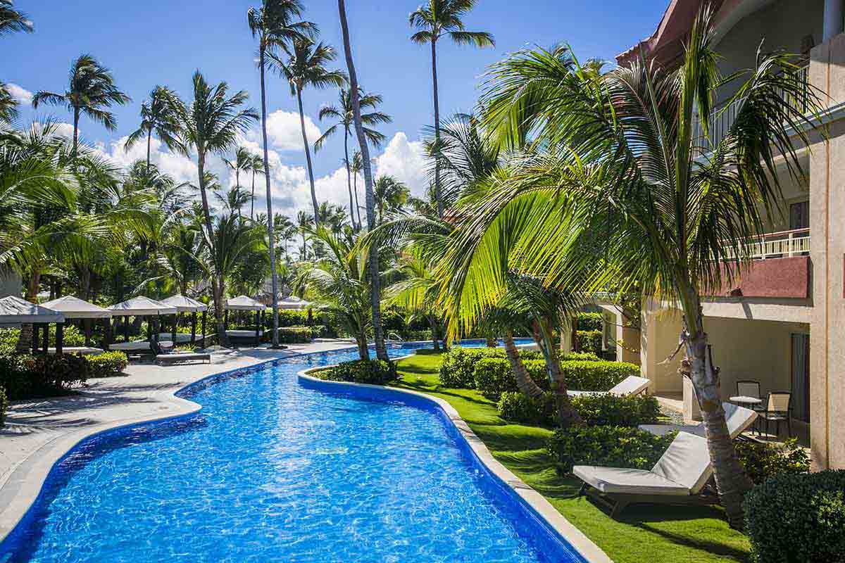 Vista general de la piscina del Resort Majestic Elegance