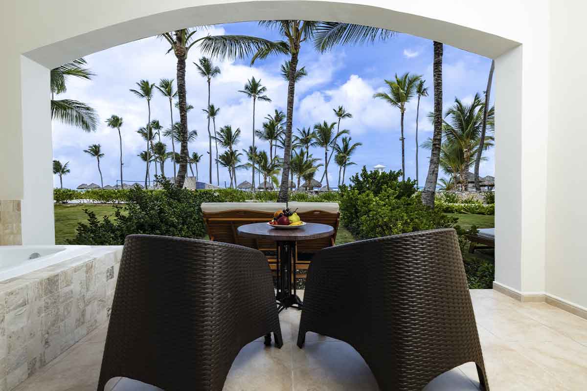 Terraza con hermosas vistas a la piscina