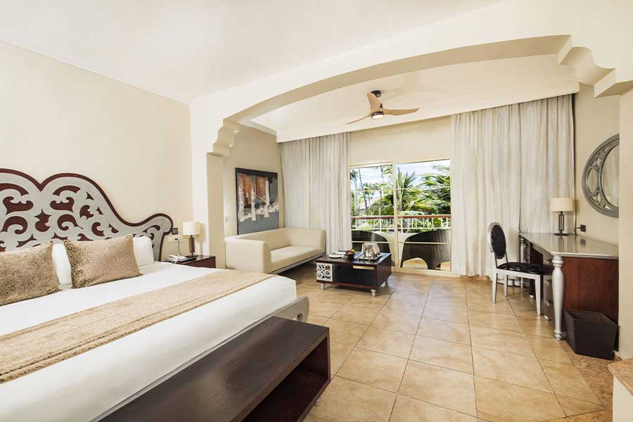 Junior Suite  con escritorio y sofá