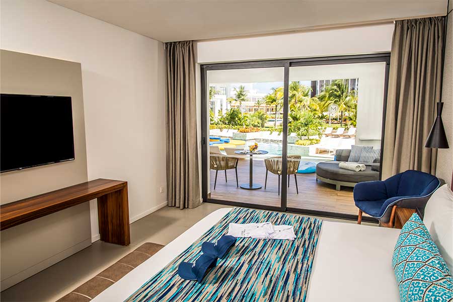 detalle habitacion y terraza swim up suite