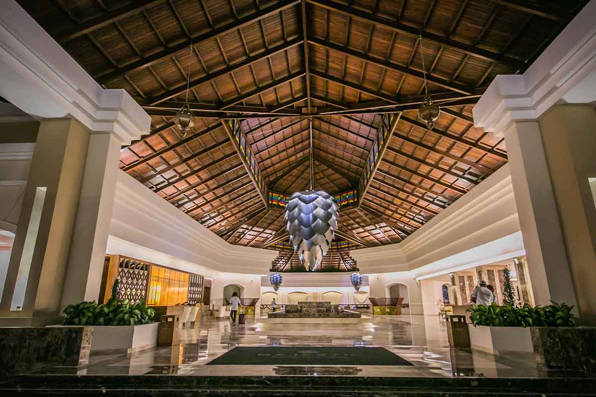 Bonito y espacioso hall del Majestic Mirage Punta Cana