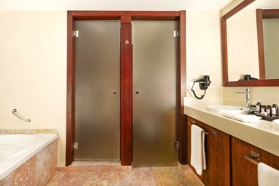 Vista general del Baño de la Junior Suite