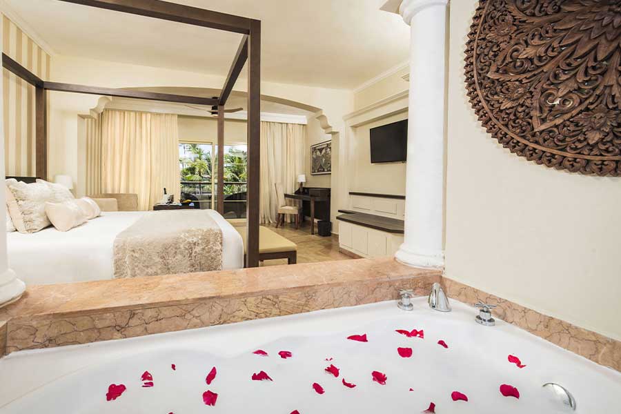 Vista de la habitación desde el jacuzzi interior