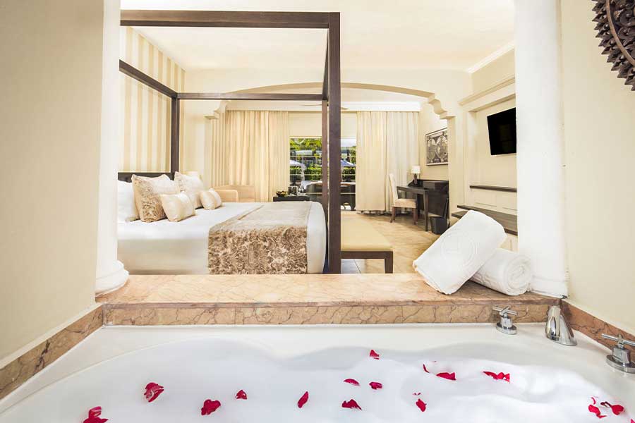 Jacuzzi en la habitación
