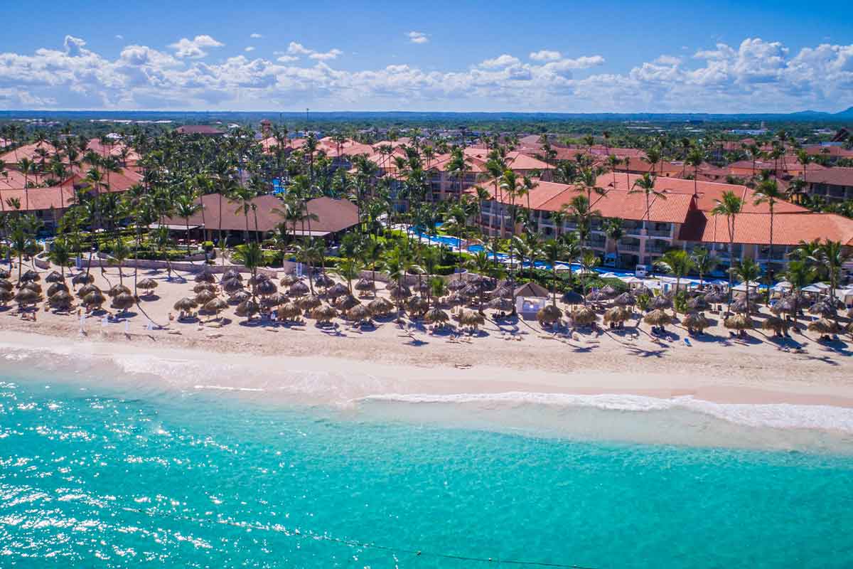 Vista aérea de la Playa de Punta Cana y el Resort Majestic Elegance