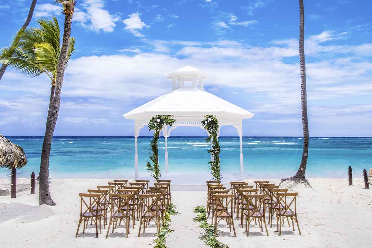 Altar on the beach for a wedding in Punta Cana