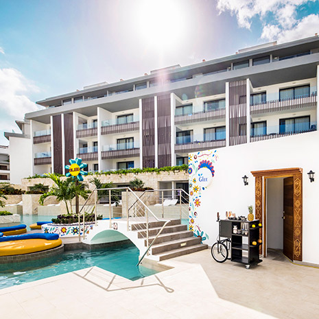 swim-up bar majestic elegance costa mujeres